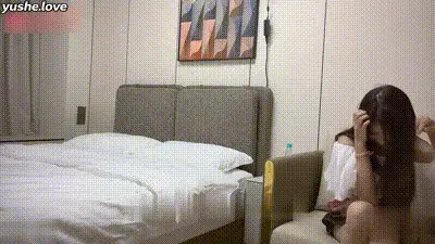 甜美黑丝美女各种姿势激烈抽插，中途男主还故意摘套测试底线后最后冲刺抽插内射了！ 动图预览
