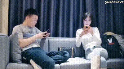 一字马舞蹈大学生 小伙约操很满足 动图预览