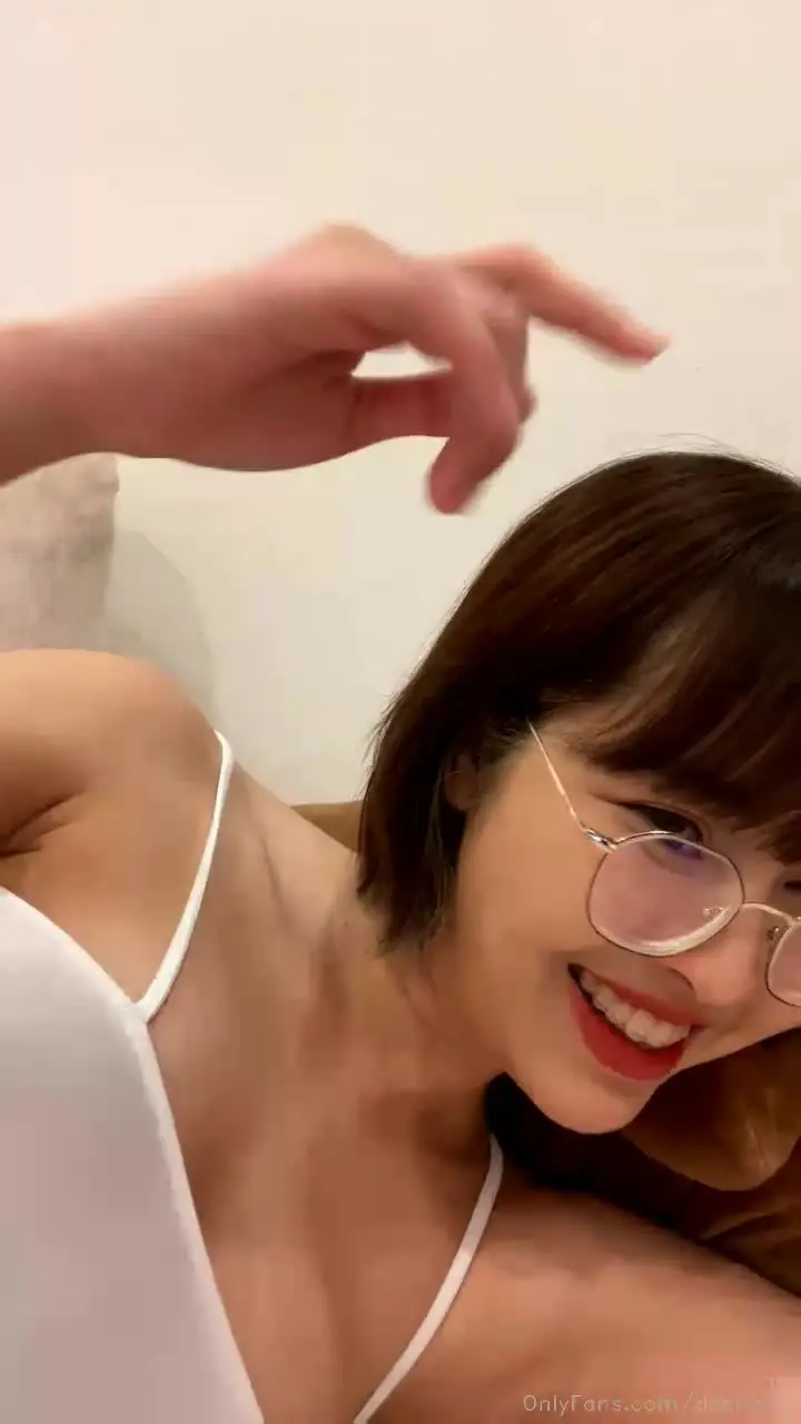 泰國美女自慰顶级尤物 私处收缩溢出白浊【deerlong 艾瑞莎】
