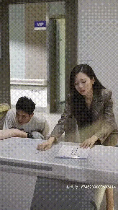 母女齐上18式花活榨干我Part022 动图预览