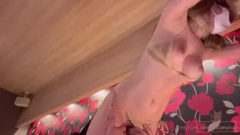 巨乳日本美女美腿包裹下水汪汪小骚逼自慰到高潮喷水诱人至极(rokumaruda)