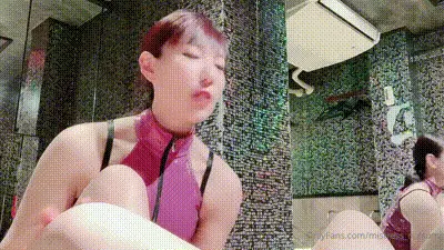 H杯的女学生骚货肆无忌惮地展示着自己的骚穴(okirakuhuhu) 动图预览
