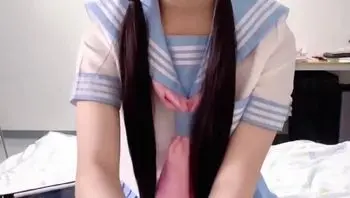 双马尾露脸小母狗，白丝过膝袜，蓝白jk水手制服，各种视角足交后入性爱！