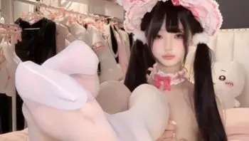 季雨 双马尾白丝洛丽塔露脸自慰