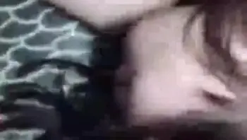 姐弟乱伦，姐姐被弟弟强插后入内射
