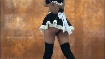 漫展抄底极骚的女仆装丁字裤美少女 丁字裤深勒进臀沟