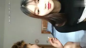 【姐弟乱伦】爸妈出去玩换妻姐弟俩在家里搞 乱伦