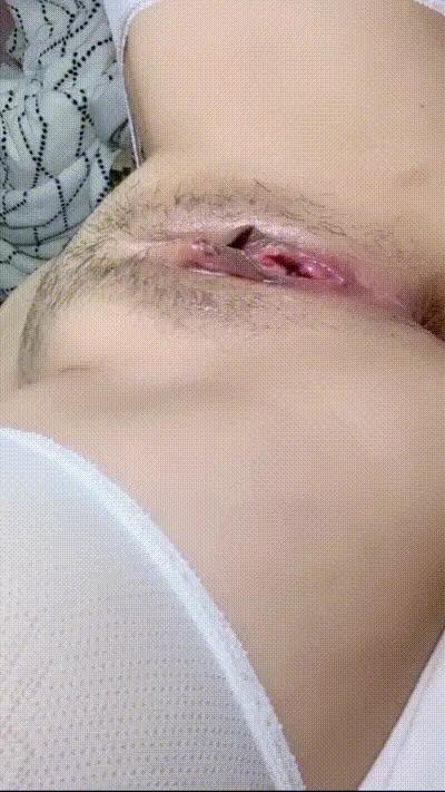 白丝的巨乳小少妇～自己束缚蹂躏至高潮 动图预览