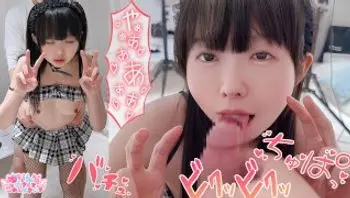 💗アイドルなのでおちんちんしながらピース♡舐めてもパイパンおまんこいじめられても笑顔は忘れませんっ💕【ゆりんのちいさくてごめんなさい♡】-babyyurin