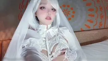 【网黄嫩妹】给排水很菜高颜值嫩妹水晶鸡巴抽插粉嫩无毛小穴