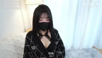 穿着珍珠内裤的亚洲天使-lazypiggy