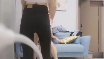 双飞萝莉姐妹花，乖巧小萝莉 纹身小太妹