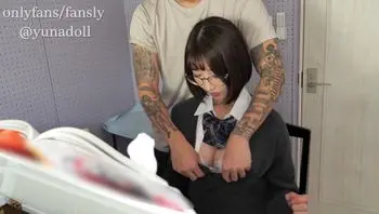 钢琴老师对日本学生的热情以巨大的射精告终-yunadoll