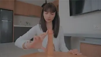 嘿，继兄弟，你看不出我在学吸吗？你为什么Naked？-lily cute