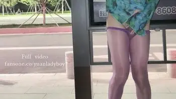 伪娘元气酱：我新解锁的手淫射精战场居然是公交车站-yuanladyboy