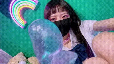 秘密手淫，室友不要被注意到。氛围太厚，不进门-slutusagi 动图预览