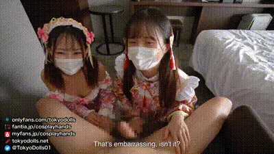 Japanese girls wearing a kimono for Hinamatsuri gives a guy a drooling and handjob.-cosplayhands 动图预览