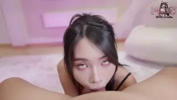 亚洲宝贝 MiuZXC 湿滑口交 & 大量潮吹狗爬式-miuzxc