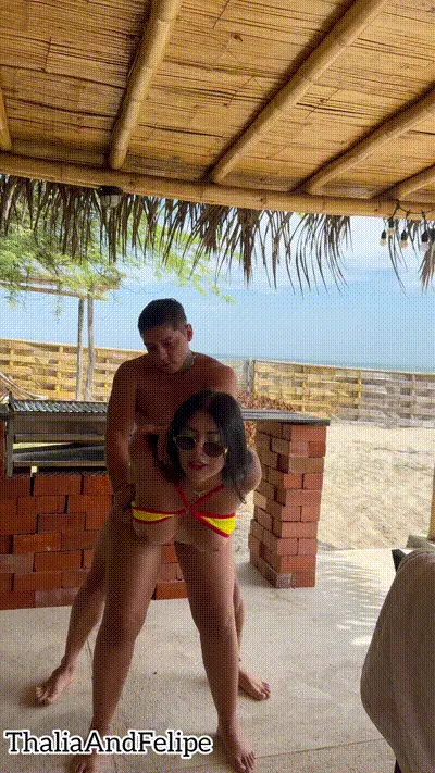 Mi mejor amigo me llevó a una cabaña en la playa para follarme salvajemente! ThaliaAndFelipe-thalia and felipe 动图预览