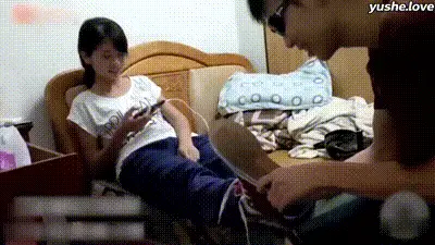 推荐真实温州父女乱伦爸爸跑到女儿房间逼着女儿给他撸 动图预览