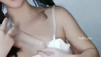 卡哇伊小萝莉_小小年纪就爱上喷水快感