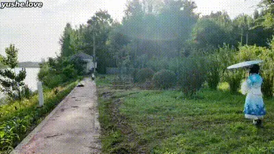 西施诗雨江南cos户外镣铐啵啵贝露出，与行人擦肩而过+葫芦铐跳跃找钥匙 动图预览
