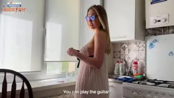 -谁说继母不操！? 是的，是的，是的！ 操我！!! -信使干了他朋友的妈妈！-alina rai